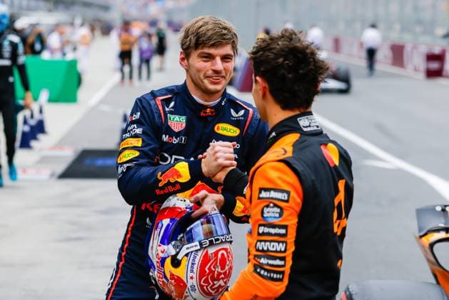 March 15, 2025: MELBOURNE, AUSTRALIA - MARCH 15: Max Verstappen of the Netherlands and Oracle Red Bull Racing congratulates Lando Norris of Great Britain and McLaren Formula 1 Team after getting pole position in qualifying at Albert Park in Melbourne, Australia - ZUMAp121 20250315_zsp_p121_041 Copyright: xChrisxPutnamx