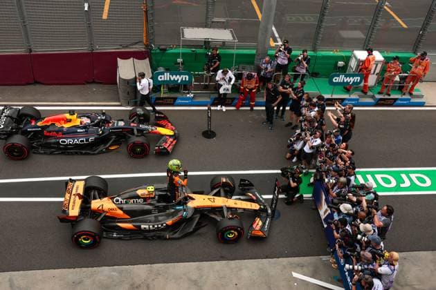 4 Lando Norris (GBR, McLaren F1 Team), 1 Max Verstappen (NLD, Oracle Red Bull Racing), F1 Grand Prix of Australia at Albert Park Grand Prix Circuit on March 15, 2025 in Melbourne, Australia. (Photo by HOCH ZWEI) Melbourne Australia