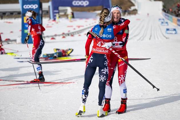 Bilder des Jahres 2025, Sport 03 März Sport Themen der Woche KW11 Sport Bilder des Tages 250315 Therese Johaug of Norway and Kristin Austgulen Fosnaes of Norway after women™s 20 km interval start classic technique during the FIS Cross-Country World Cup on March 15, 2025 in Oslo. Photo: Marius Simensen BILDBYRAN COP 238 MM0039 skidor dam cross-country skiing langrenn fis world cup holmenkollen womens 20 km bbeng norge *** 250315 Therese Johaug of Norway and Kristin Austgulen Fosnaes of Norway after women™s 20 km interval start classic technique during the FIS Cross Country World Cup on March 15, 2025 in Oslo Photo Marius Simensen BILDBYRAN COP 238 MM0039 skidor dam cross country skiing langrenn fis world cup holmenkollen womens 20 km bbeng norge  Copyright: MARIUSxSIMENSEN BB250315BB418