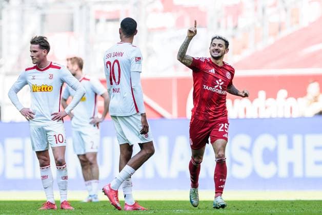 Sport Themen der Woche KW11 Sport Bilder des Tages RECORD DATE NOT STATED 2. Fussball Bundesliga: Fortuna Düsseldorf 1895 - SSV Jahn Regensburg; 15.03.2025 Jubel zum 1:0 durch Matthias Zimmermann (Fortuna Düsseldorf, 25) 2. Fussball Bundesliga, Fortuna Düsseldorf 1895 - SSV Jahn Regensburg, Düsseldorf, Merkur Spiel-Arena am 15.03.2025 DFL REGULATIONS PROHIBIT ANY USE OF PHOTOGRAPHS AS IMAGE SEQUENCES AND OR QUASI-VIDEO. *** 2 Soccer Bundesliga Fortuna Düsseldorf 1895 SSV Jahn Regensburg 15 03 2025 Cheering for the 1 0 by Matthias Zimmermann Fortuna Düsseldorf, 25 2 Soccer Bundesliga, Fortuna Düsseldorf 1895 SSV Jahn Regensburg, Düsseldorf, Merkur Spiel Arena on 15 03 2025 DFL REGULATIONS PROHIBIT ANY USE OF PHOTOGRAPHS AS IMAGE SEQUENCES AND OR QUASI VIDEO Copyright: xBEAUTIFULxSPORTS Wunderlx