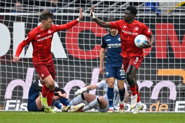 Paderborn, Home Deluxe Arena, 15.03.25, GER, Herren, 2.Bundesliga, Saison 2024-2025, SC Paderborn 07 - 1.FC Kaiserslautern Bild: Ragnar ACHE (Kaiserslautern) jubelt nach seinem Tor zum 3:2 Only for editorial use! DFL regulations prohibit any use of photographs as image sequences and or quasi-video. NRW Deutschland