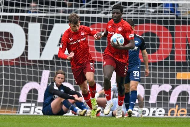 Paderborn, Home Deluxe Arena, 15.03.25, GER, Herren, 2.Bundesliga, Saison 2024-2025, SC Paderborn 07 - 1.FC Kaiserslautern Bild: Ragnar ACHE (Kaiserslautern) jubelt nach seinem Tor zum 3:2 Only for editorial use! DFL regulations prohibit any use of photographs as image sequences and or quasi-video. NRW Deutschland