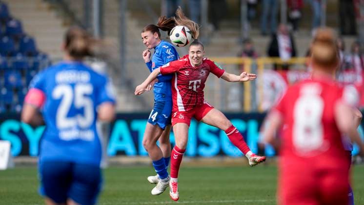 Sport Themen der Woche KW11 Sport Bilder des Tages v.li.: Lisa Doorn (TSG, 14), Alena Bienz (Köln, 11), beim Kopfball, Kopfballduell, Spielszene, Zweikampf in der Luft, Aktion, Action, 15.03.2025, Sinsheim (Hoffenheim) (Deutschland), Fussball, Google Pixel Frauen-Bundesliga, TSG 1899 Hoffenheim - 1. FC Köln, DFB DFL REGULATIONS PROHIBIT ANY USE OF PHOTOGRAPHS AS IMAGE SEQUENCES AND OR QUASI-VIDEO. *** v li Lisa Doorn TSG, 14 , Alena Bienz Köln, 11 , at header, header duel, game scene, duel in the air, action, action, 15 03 2025, Sinsheim Hoffenheim Germany , Football, Google Pixel Women Bundesliga, TSG 1899 Hoffenheim 1 FC Köln, DFB DFL REGULATIONS PROHIBIT ANY USE OF PHOTOGRAPHS AS IMAGE SEQUENCES AND OR QUASI VIDEO xozx