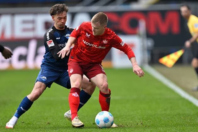 Paderborn, Home Deluxe Arena, 15.03.25, GER, Herren, 2.Bundesliga, Saison 2024-2025, SC Paderborn 07 - 1.FC Kaiserslautern Bild: v.li. im Zweikampf Aaron ZEHNTER (Paderborn) und Jean ZIMMER (Kaiserslautern) Only for editorial use! DFL regulations prohibit any use of photographs as image sequences and or quasi-video. NRW Deutschland