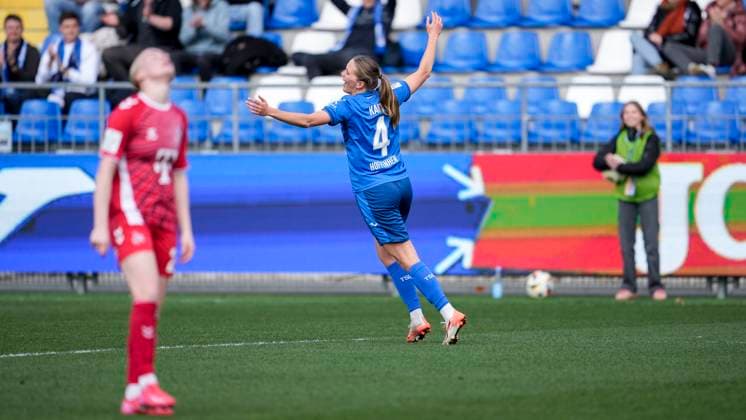 Torschützin Lisann Kaut (TSG, 4), jubelt über das Tor zum 1:0, Jubel, jubeln, Torjubel, Torerfolg, celebrate the goal, goal, celebration, jubelt ueber das Tor, Freuen, Freude, freut sich, optimistisch, positiv, Spielszene, Highlight, Einzelbild, Einzelfoto, Aktion, Action, 15.03.2025, Sinsheim (Hoffenheim) (Deutschland), Fussball, Google Pixel Frauen-Bundesliga, TSG 1899 Hoffenheim - 1. FC Köln, DFB DFL REGULATIONS PROHIBIT ANY USE OF PHOTOGRAPHS AS IMAGE SEQUENCES AND OR QUASI-VIDEO.