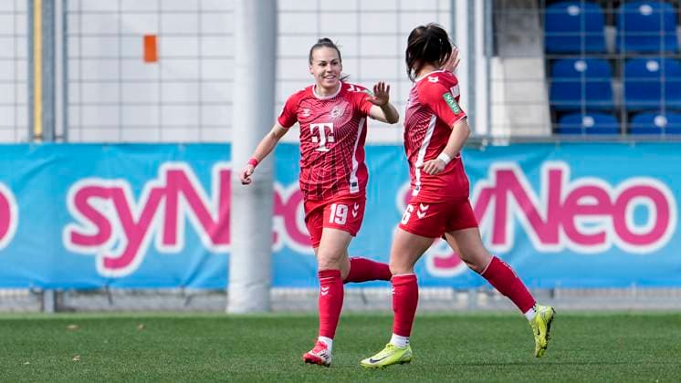 v.li.: Torschützin Dora Zeller (Köln, 19), Martyna Wiankowska (Köln, 26), Spielerinnen des 1. FC Köln, jubeln über das Tor zum 1:1, Jubel, Torjubel, Torerfolg, celebrate the goal, goal, celebration, jubelt ueber das Tor, Freuen, Freude, freut sich, optimistisch, positiv, Spielszene, Highlight, Action, Aktion, 15.03.2025, Sinsheim (Hoffenheim) (Deutschland), Fussball, Google Pixel Frauen-Bundesliga, TSG 1899 Hoffenheim - 1. FC Köln, DFB DFL REGULATIONS PROHIBIT ANY USE OF PHOTOGRAPHS AS IMAGE SEQUENCES AND OR QUASI-VIDEO.