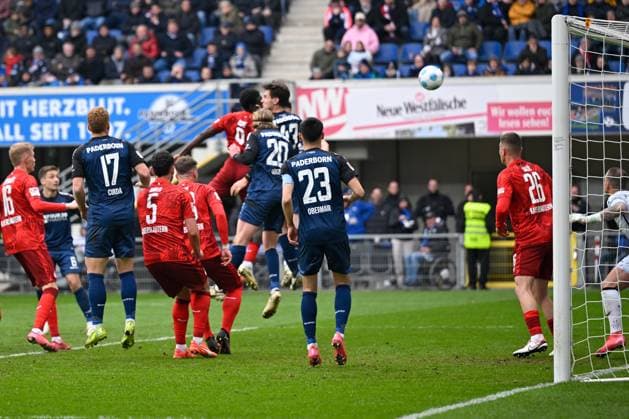 Paderborn, Home Deluxe Arena, 15.03.25, GER, Herren, 2.Bundesliga, Saison 2024-2025, SC Paderborn 07 - 1.FC Kaiserslautern Bild: Ragnar ACHE (Kaiserslautern) macht das Tor zum 3:3 Only for editorial use! DFL regulations prohibit any use of photographs as image sequences and or quasi-video. NRW Deutschland