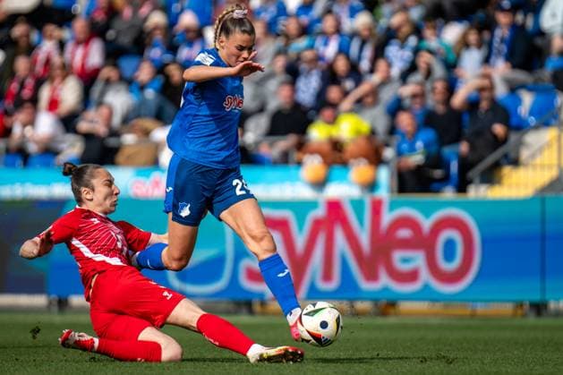 Google Pixel Frauen-Bundesliga, TSG Hoffenheim - 1. FC Köln; 15.03.2025 Selina Cerci (TSG Hoffenheim, 29) und Sylwia Matysik (1. FC Köln, 20) Google Pixel Frauen-Bundesliga, TSG Hoffenheim - 1. FC Köln, am 15.03.2025 im Dietmar-Hopp-Stadion in Hoffenheim. DFB REGULATIONS PROHIBIT ANY USE OF PHOTOGRAPHS AS IMAGE SEQUENCES AND OR QUASI-VIDEO. Copyright: xBEAUTIFULxSPORTS Gelhardtx