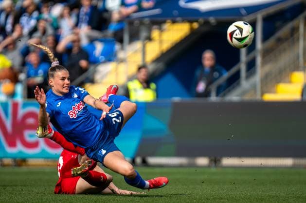 Google Pixel Frauen-Bundesliga, TSG Hoffenheim - 1. FC Köln; 15.03.2025 Selina Cerci (TSG Hoffenheim, 29) und Sylwia Matysik (1. FC Köln, 20) Google Pixel Frauen-Bundesliga, TSG Hoffenheim - 1. FC Köln, am 15.03.2025 im Dietmar-Hopp-Stadion in Hoffenheim. DFB REGULATIONS PROHIBIT ANY USE OF PHOTOGRAPHS AS IMAGE SEQUENCES AND OR QUASI-VIDEO. Copyright: xBEAUTIFULxSPORTS Gelhardtx