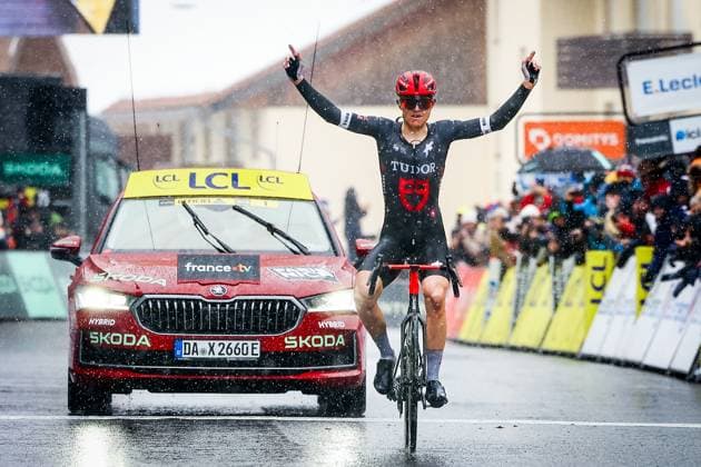 Sport Themen der Woche KW11 Sport Bilder des Tages Australian Michael Storer of Tudor Pro Cycling Team celebrates as he crosses the finish line to win stage seven of the 83th edition of the Paris-Nice cycling race, 147,8 km from Nice to Auron, France, Saturday 15 March 2025. DAVIDxPINTENS  x115005460x