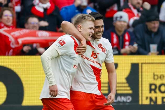Sport Themen der Woche KW11 Torjubel bei Jonathan Burkardt (1.FSV Mainz, 29) nach seinem Tor zum 1:0 mit Nadiem Amiri (1.FSV Mainz, 18) , Fussball, 1. Bundesliga, 26.Spieltag, 2024 2025, 1.FSV Mainz vs. SC Freiburg, 15.03.2025, Mewa Arena, Mainz, Deutschland DFL REGULATIONS PROHIBIT ANY USE OF PHOTOGRAPHS AS IMAGE SEQUENCES AND OR QUASI-VIDEO. Mainz Mewa Arena Rheinland-Pfalz Deutschland *** Goal celebration for Jonathan Burkardt 1 FSV Mainz, 29 after his goal for 1 0 with Nadiem Amiri 1 FSV Mainz, 18 , Soccer, 1 Bundesliga, Matchday 26, 2024 2025, 1 FSV Mainz vs SC Freiburg, 15 03 2025, Mewa Arena, Mainz, Germany DFL REGULATIONS PROHIBIT ANY USE OF PHOTOGRAPHS AS IMAGE SEQUENCES AND OR QUASI VIDEO Mainz Mewa Arena Rheinland Pfalz Germany Copyright: xGrantxHubbsx