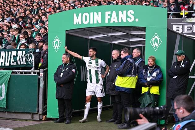 Sport Themen der Woche KW11 15.03.2025, Fussball, Bundesliga, 26. Spieltag Saison 2024 2025, SV Werder Bremen - Borussia Mönchengladbach, Tim Kleindienst (Borussia Mönchengladbach) steht auch dem Platzverweis im Spielertunnel und schaut das Spiel zu Ende, xRHR-FOTO TKx *** 15 03 2025, Football, Bundesliga, Matchday 26 Season 2024 2025, SV Werder Bremen Borussia Mönchengladbach, Tim Kleindienst Borussia Mönchengladbach stands in the players tunnel after being sent off and watches the match to the end, xRHR PHOTO TKx Copyright: RHR-FOTOx RHR-FOTO TK