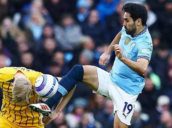 Sport Themen der Woche KW11 Sport Bilder des Tages Ilkay Gundogan of Manchester City and Jan Paul van Hecke of Brighton & Hove Albion Manchester City v Brighton & Hove Albion, Premier League, Football, Etihad Stadium, Manchester, UK - 15 Mar 2025 EDITORIAL USE ONLY No use with unauthorised audio, video, data, fixture lists, club league logos or live services. Online in-match use limited to 120 images, no video emulation. No use in betting, games or single club league player publications.  Copyright: xMattxWest Shutterstockx 15199930av