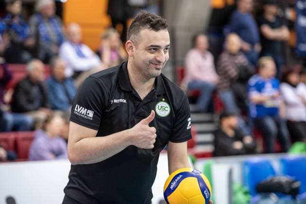Kiyarash Maleki (Co-Trainer Scout USC Muenster) GER, Allianz MTV Stuttgart - USC Muenster, Volleyball Bundesliga, VBL, Spielzeit 2024 2025, 15.03.2025 GER, Allianz MTV Stuttgart - USC Muenster, Volleyball Bundesliga, VBL, Spielzeit 2024 2025, 15.03.2025 Stuttgart Copyright: xSandyxDinkelackerx EP_SDR