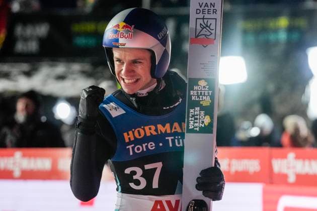 Sport Themen der Woche KW11 Sport Bilder des Tages RAW AIR Vikersund menn Vikersund 20250315. Andreas Wellinger fra Tyskland under 2. omgang i lordagens renn for menn i Vikersundbakken i RAW AIR. Foto: Terje Bendiksby NTB Vikersund Norge EDITORIAL USE ONLY. RESTRICTED USE FOR BETTING COMPANIES Ref:_SPO2soop3ufY7g.jpg *** RAW AIR Vikersund men Vikersund 20250315 Andreas Wellinger from Germany during the second lap of the mens race in Vikersundbakken in RAW AIR Photo Terje Bendiksby NTB Vikersund Norway EDITORIAL USE ONLY RESTRICTED USE FOR BETTING COMPANIES  Copyright: xTerjexBendiksbyx xNTBx