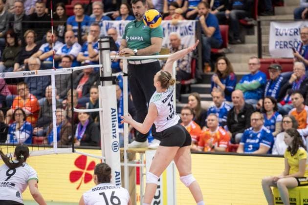 Mia Kirchhoff (USC Muenster, 15) GER, Allianz MTV Stuttgart - USC Muenster, Volleyball Bundesliga, VBL, Spielzeit 2024 2025, 15.03.2025 GER, Allianz MTV Stuttgart - USC Muenster, Volleyball Bundesliga, VBL, Spielzeit 2024 2025, 15.03.2025 Stuttgart Copyright: xSandyxDinkelackerx EP_SDR