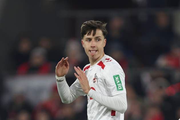 Denis Huseinbasic (1. FC Koeln) gestikuliert, Gestik waehrend des Spiels der 2. Bundesliga zwischen 1. FC Köln und SV Darmstadt 98 im RheinEnergieStadion am 15. March 2025 in Köln, Deutschland. (Foto von Oliver Kaelke DeFodi Images) +++ Denis Huseinbasic (1. FC Koeln) gestures during the 2. Bundesliga match between 1. FC Köln and SV Darmstadt 98 at RheinEnergieStadion on March 15, 2025 in Cologne, Germany. (Photo by Oliver Kaelke DeFodi Images) DFB DFL REGULATIONS PROHIBIT ANY USE OF PHOTOGRAPHS AS IMAGE SEQUENCES AND OR QUASI-VIDEO. (Photo by Oliver Kaelke DeFodi Images)