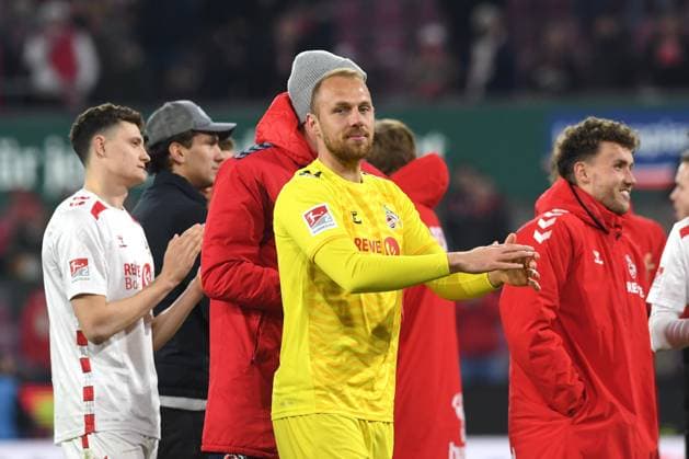 Torwart Marvin Schwaebe (1. FC Koeln) schaut waehrend des Spiels der 2. Bundesliga zwischen 1. FC Köln und SV Darmstadt 98 im RheinEnergieStadion am 15. March 2025 in Köln, Deutschland. (Foto von Ralf Treese DeFodi Images) +++ Torwart Marvin Schwaebe (1. FC Koeln) looks on during the 2. Bundesliga match between 1. FC Köln and SV Darmstadt 98 at RheinEnergieStadion on March 15, 2025 in Cologne, Germany. (Photo by Ralf Treese DeFodi Images) DFB DFL REGULATIONS PROHIBIT ANY USE OF PHOTOGRAPHS AS IMAGE SEQUENCES AND OR QUASI-VIDEO. (Photo by Ralf Treese DeFodi Images)