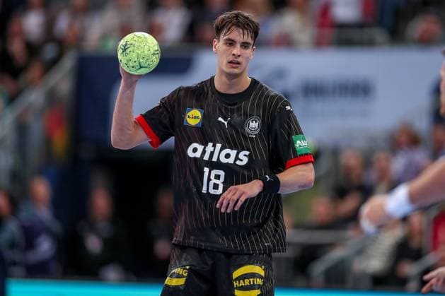 15.03.2025, Handball Ländespiel, EM-Qualifikation, Deutschland - Österreich, ZAG Arena Hannover: Julian Köster (GER 18) Niedersachsen Deutschland *** 15 03 2025, International handball match, European Championship qualifier, Germany Austria, ZAG Arena Hannover Julian Köster GER 18 Lower Saxony Germany