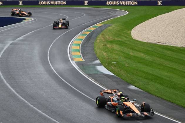 AUSTRALIAN GRAND PRIX, Lando Norris of McLaren during the Australian Formula One Grand Prix at Albert Park in Melbourne, Victoria, Sunday, March 16, 2025. ( NO ARCHIVING, EDITORIAL USE ONLY, NO USE IN BOOKS WITHOUT CONSENT Melbourne Victoria Australia  Copyright: xJoelxCarrettx 20250316157682194660