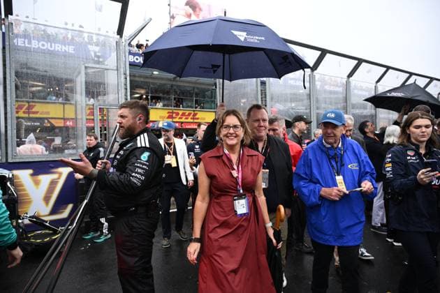 AUSTRALIAN GRAND PRIX, Victoria Premier Jacinta Allan (centre) during the Australian Formula One Grand Prix at Albert Park in Melbourne, Victoria, Sunday, March 16, 2025. ( NO ARCHIVING, EDITORIAL USE ONLY, NO USE IN BOOKS WITHOUT CONSENT Melbourne Victoria Australia  Copyright: xJoelxCarrettx 20250316125575956226