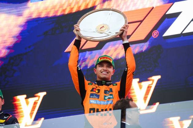 F1 - AUSTRALIAN GRAND PRIX 2025 NORRIS Lando (gbr), McLaren F1 Team MCL39, portrait podium during the Formula 1 Louis Vuitton Australian Grand Prix 2025, 1st round of the 2025 FIA Formula One World Championship, WM, Weltmeisterschaft from March 14 to 16, 2025 on the Albert Park Grand Prix Circuit, in Melbourne, Australia - MelbourneAustralia  Copyright: xANTONINxVINCENTx