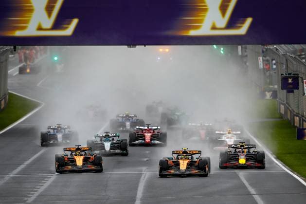 Start, 4 Lando Norris (GBR, McLaren F1 Team), 81 Oscar Piastri (AUS, McLaren F1 Team), 1 Max Verstappen (NLD, Oracle Red Bull Racing), F1 Grand Prix of Australia at Albert Park Grand Prix Circuit on March 16, 2025 in Melbourne, Australia. (Photo by HOCH ZWEI) Melbourne Australia