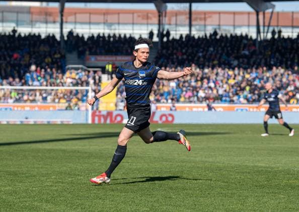 Fussball, Herren, Saison 2024 2025, 2. Bundesliga (26. Spieltag), Eintracht Braunschweig - Hertha BSC, Fabian Reese (Hertha BSC), Jubel nach Tor zum 0:1, 16.03. 2025,