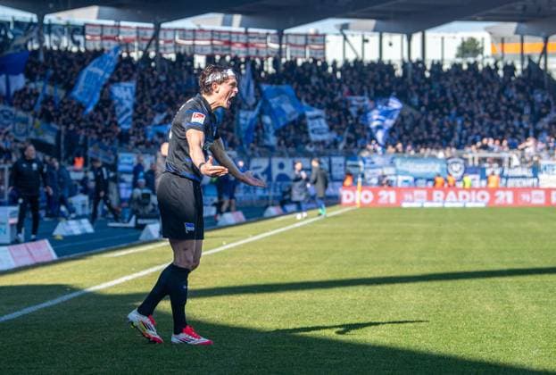 Fussball, Herren, Saison 2024 2025, 2. Bundesliga (26. Spieltag), Eintracht Braunschweig - Hertha BSC, Fabian Reese (Hertha BSC), Jubel nach Tor zum 0:1, 16.03. 2025,