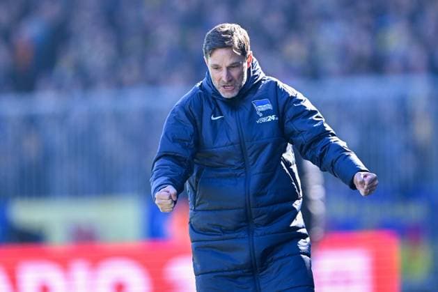 Fußball, 2. BL, Eintracht Braunschweig - Hertha BSC 3. Liga - VfL Osnabrück - Arminia Bielefeld am 15.03.2025 an der Bremer Brücke in Osnabrück Trainer Stefan Leitl (Hertha BSC Berlin) jubelt nach dem Tor zum 0:1.