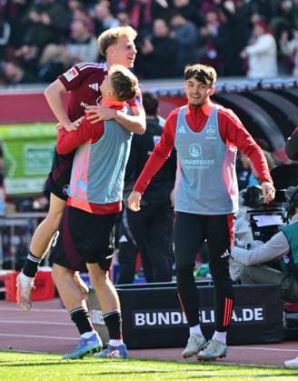 16.03.2025 - Fussball - Saison 2024 2025 - 2. Fussball - Bundesliga - 26. Spieltag: 1. FC Nürnberg FCN ( Club ) - SpVgg Greuther Fürth ( Kleeblatt ) Derby Frankenderby - Sportfoto Zink MeZi - xmexzix - DFL regulations prohibit any use of photographs as image sequences and or quasi-video - only for editorial use - Tim Janisch (32, 1. FC Nürnberg FCN ) Nick Seidel (33, 1. FC Nürnberg FCN ) Jubel Freude
