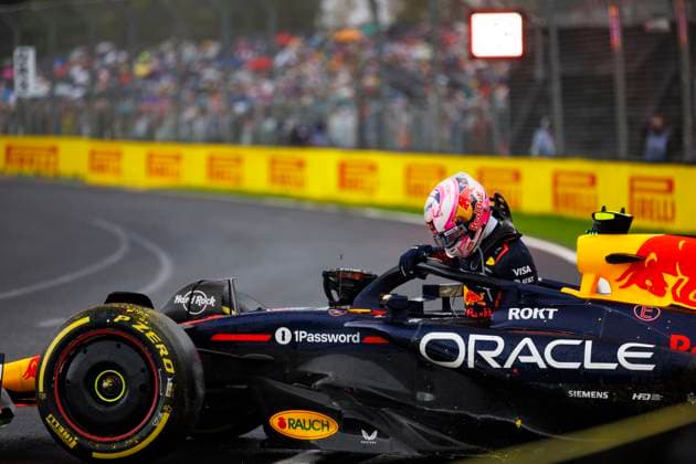 16th March 2025; Melbourne Grand Prix Circuit, Melbourne, Victoria, Australia; Australian Formula 1 Grand Prix; Race Day; Liam Lawson crashes in wet conditions during the race  ActionPlus12762161 StephenxBlackberry