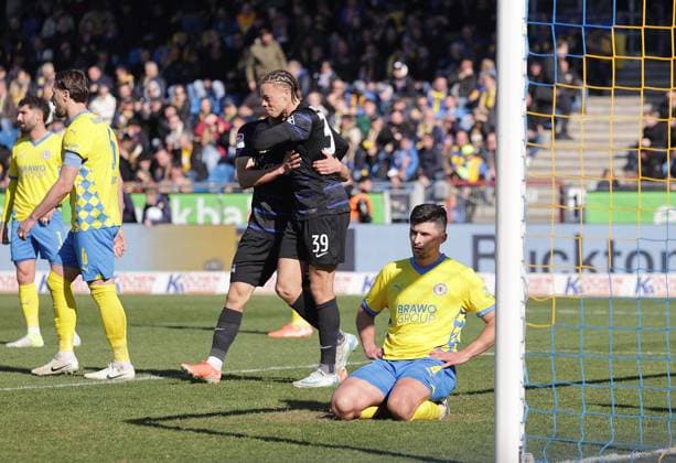 Fußball, 2. BL, Eintracht Braunschweig - Hertha BSC Jannis Nikolaou (Eintracht Braunschweig) nach seinem Eigentor Fussball, Herren, Saison 2024 2025 2.BL, Eintracht Stadion, Eintracht Braunschweig gegen Hertha BSC Berlin DFL REGULATIONS PROHIBIT ANY USE OF PHOTOGRAPHS AS IMAGE SEQUENCES AND OR QUASI-VIDEO.