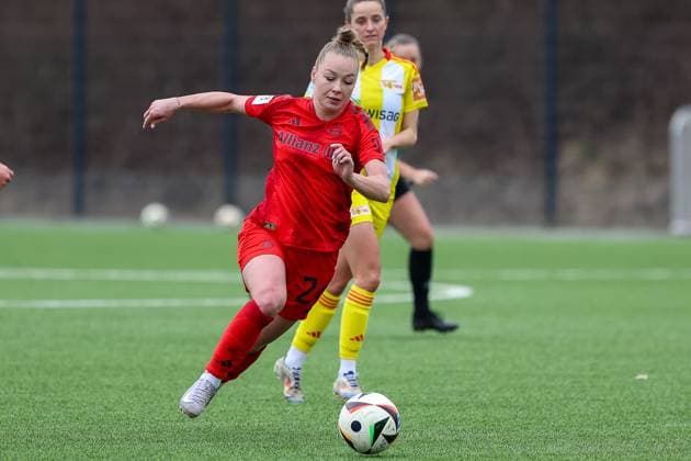 Weronika Zawistowska (FC Bayern Muenchen, 24) mit Ball, GER, FC Bayern Muenchen II vs. 1. FC Union Berlin, Fussball, 2. Frauen-Bundesliga, 18. Spieltag, Saison 2024 2025, 16.03.2025, GER, FC Bayern Muenchen II vs. 1. FC Union Berlin, Fussball, 2. Frauen-Bundesliga, 18. Spieltag, Saison 2024 2025, 16.03.2025 Muenchen Copyright: xEibner-Pressefoto JennixMaulx EP_JML