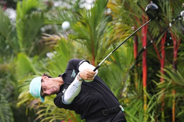 (250316) -- SINGAPORE, March 16, 2025 -- Chile s Joaquin Niemann of Torque GC tees off during the final round of LIV Golf Singapore held at Sentosa Golf Club in Singapore on March 16, 2025. (Photo by Then Chih Wey Xinhua) (SP)SINGAPORE-GOLF-LIV GOLF-FINAL XinxJiapo 