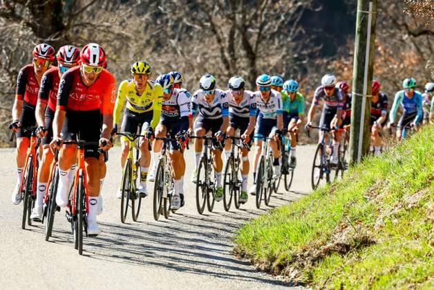 Sport Bilder des Tages American Matteo Jorgenson of Team Visma-Lease a Bike and German Florian Lipowitz of RedBull-BORA-hansgrohe pictured in action during stage eight of the 83th edition of the Paris-Nice cycling race, 119,9 km from Nice to Nice, France, Sunday 16 March 2025. DAVIDxPINTENS  x115097544x
