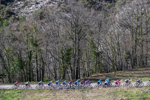 Paris - Nice 2025 - stage 8 NICE, FRANCE - MARCH 16 : Illustration picture of the peloton during stage 8 and final stage of the 83th edition of the Paris - Nice cycling race, a stage of 119,9km with start and finish in Nice on March 16, 2025 in Nice, France, 16 03 2025 ( Motordriver Kenny Verfaillie - Nice France  Copyright: xNicoxVereeckenx