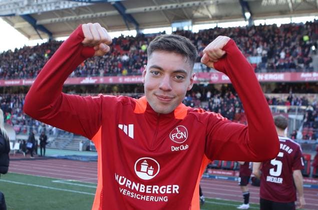 16.03.2025 - Fussball - Saison 2024 2025 - 2. Fussball - Bundesliga - 26. Spieltag: 1. FC Nürnberg FCN ( Club ) - SpVgg Greuther Fürth ( Kleeblatt ) Derby Frankenderby - Sportfoto Zink DaMa - xdaxmax - DFL regulations prohibit any use of photographs as image sequences and or quasi-video - only for editorial use - Jubel Freude nach Spielende - Stefanos Tzimas (9, 1. FC Nürnberg FCN ) ballt Faust Fäuste