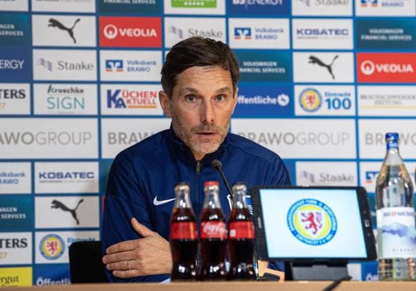 Fußball, 2. BL, Eintracht Braunschweig - Hertha BSC Fussball, Herren, Saison 2024 2025, 2. Bundesliga (26. Spieltag), Eintracht Braunschweig - Hertha BSC, Trainer Stefan Leitl (Hertha BSC) bei der Pressekonferenz, 16.03. 2025,