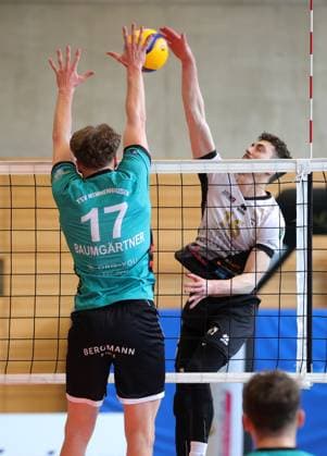 BAU 16.03.2025, Deutschland, Ludwigsburg, Volleyball 2. Bundesliga, Barock Volleys Ludwigsburg vs. TSV Mimmenhausen, v.l. Lukas Baumgärtner (Mim), Tim Köpfli (Barock)