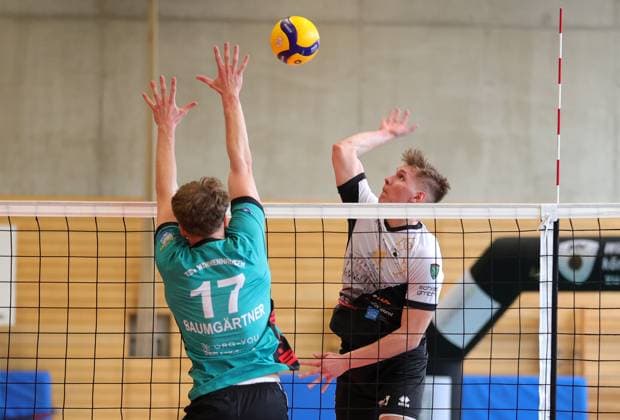 BAU 16.03.2025, Deutschland, Ludwigsburg, Volleyball 2. Bundesliga, Barock Volleys Ludwigsburg vs. TSV Mimmenhausen, v.l. Lukas Baumgärtner (Mim), Philipp Hornung (Barock)