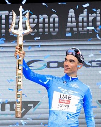 CICLISMO - Tirreno Adriatico - Stage 7 - Porto Potenza Picena San Benedetto del Tronto Tirreno Adriatico 2025 - 60th Edition - 7th stage - Porto Potenza Picena - San Benedetto del Tronto 147 km - 16 03 2025 - AYUSO Juan during the award ceremony during Stage 7 - Porto Potenza Picena San Benedetto del Tronto, Cycling Tirreno Adriatico race in San Benedetto del Tronto, Italy, March 16 2025 San Benedetto del Tronto Italy  Copyright: xIPAxSport ABACAx