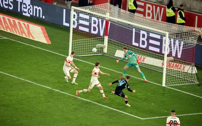 Sport Themen der Woche KW11 Sport Bilder des Tages 16.03.25 VfB Stuttgart - Bayer 04 Leverkusen Deutschland, Stuttgart, 16.03.2025, Fussball, Bundesliga, VfB Stuttgart - Bayer 04 Leverkusen: Patrik Schick (Bayer 04 Leverkusen); Tor 3:4 Schick. *** 16 03 25 VfB Stuttgart Bayer 04 Leverkusen Germany, Stuttgart, 16 03 2025, Football, Bundesliga, VfB Stuttgart Bayer 04 Leverkusen Patrik Schick Bayer 04 Leverkusen Goal 3 4 Schick