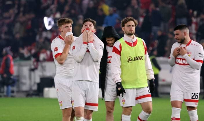 Sport Themen der Woche KW11 Sport Bilder des Tages 16.03.25 VfB Stuttgart - Bayer 04 Leverkusen Deutschland, Stuttgart, 16.03.2025, Fussball, Bundesliga, VfB Stuttgart - Bayer 04 Leverkusen: v.l. Finn Jeltsch, Angelo Stiller, Maximilian Mittelstädt, Jacob Bruun Larsen, Deniz Undav (alle VfB Stuttgart). *** 16 03 25 VfB Stuttgart Bayer 04 Leverkusen Germany, Stuttgart, 16 03 2025, Football, Bundesliga, VfB Stuttgart Bayer 04 Leverkusen f l Finn Jeltsch, Angelo Stiller, Maximilian Mittelstädt, Jacob Bruun Larsen, Deniz Undav all VfB Stuttgart