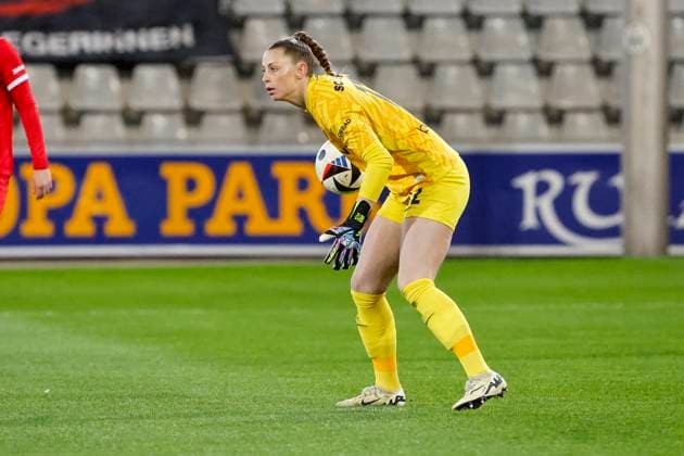 Rafaela Borggräfe, Borggrafe (SC Freiburg, 12) , Deutschland, Fussball, GooglePixel Frauen-Bundesliga, 17.Spieltag, 2024 2025, SC Freiburg vs. Eintracht Frankfurt, 17.03.2025, Dreisamstadion, Freiburg, Deutschland DFB REGULATIONS PROHIBIT ANY USE OF PHOTOGRAPHS AS IMAGE SEQUENCES AND OR QUASI-VIDEO. Freiburg Dreisamstadion Baden-Württemberg Deutschland Copyright: xGrantxHubbsx