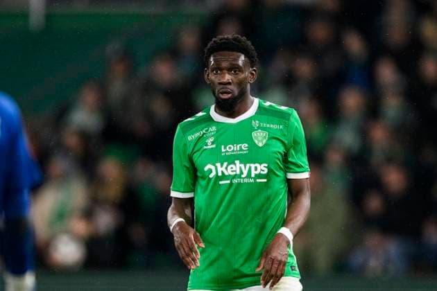 Saint-Etienne, France - February 22: Dylan Batubinsika of Saint-Etienne looks on during the France Ligue 1 McDonald™s match between AS Saint-Etienne and Angers SCO at Stade Geoffroy-Guichard on February 22, 2025 in Saint-Etienne, France. (Photo by JustPictures) Saint-Etienne Stade Geoffroy-Guichard France *** Saint Etienne, France February 22 Dylan Batubinsika of Saint Etienne looks on during the France Ligue 1 McDonald™s match between AS Saint Etienne and Angers SCO at Stade Geoffroy Guichard on February 22, 2025 in Saint Etienne, France Photo by JustPictures Saint Etienne Stade Geoffroy Guichard France Copyright: x x2025xEurasiaxSportxImagesx jp-en-EuSpIm-MM5_ASSE_Angers_22Feb2025_SE2626