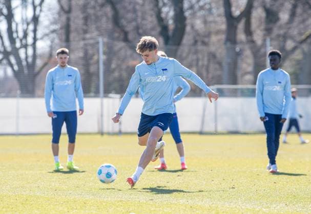 Fussball, Herren, Saison 2024 25, 2. Bundesliga, Hertha BSC, Training, Niklas Hildebrandt (Hertha BSC), 18.03. 2025,