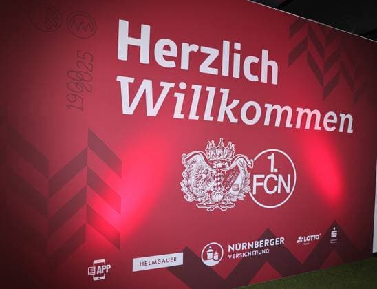 18.03.2025 - Fussball - 1. FC Nürnberg FCN ( Club ) - Kick-Off-Veranstaltung zum Jubiläum 125 Jahre 1. FC Nürnberg - Sportfoto Zink DaMa - xdaxmax - Symbolbild Symbolfoto Feature Impression - Herzlich Willkommen - Plakat