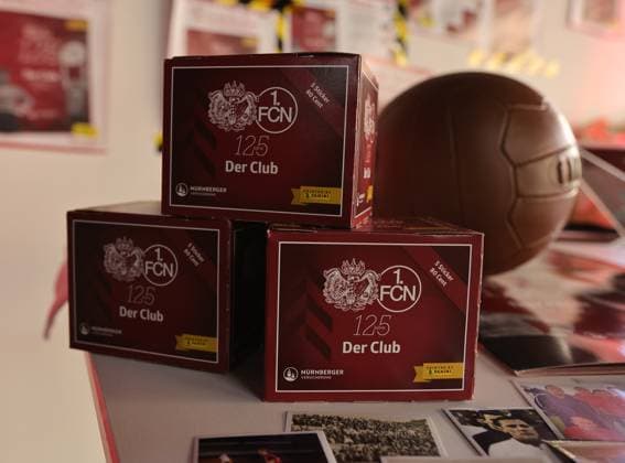 18.03.2025 - Fussball - 1. FC Nürnberg FCN ( Club ) - Kick-Off-Veranstaltung zum Jubiläum 125 Jahre 1. FC Nürnberg - Sportfoto Zink DaMa - xdaxmax - Symbolbild Symbolfoto Feature Impression - FCN-Panini Panini Panini-Album Ball Panini-Bilder Aufkleber