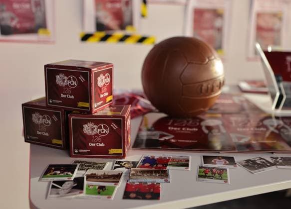 18.03.2025 - Fussball - 1. FC Nürnberg FCN ( Club ) - Kick-Off-Veranstaltung zum Jubiläum 125 Jahre 1. FC Nürnberg - Sportfoto Zink DaMa - xdaxmax - Symbolbild Symbolfoto Feature Impression - FCN-Panini Panini Panini-Album Ball Panini-Bilder Aufkleber